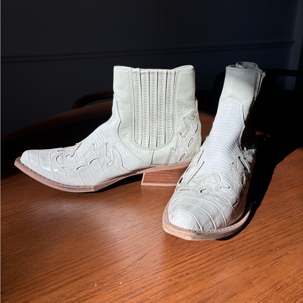Coconuts by Matisse Cream Ankle Booties